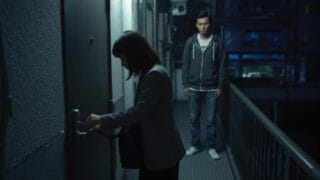 ストーカーの「待ち伏せ」を回避する玄関設計：扉を開ける前にできること